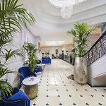 Dromhall 4*