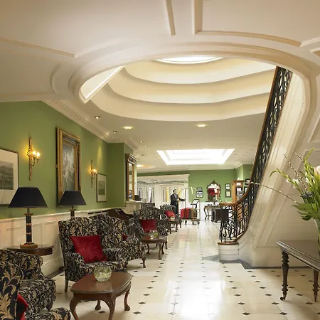 Отель Dromhall 4*