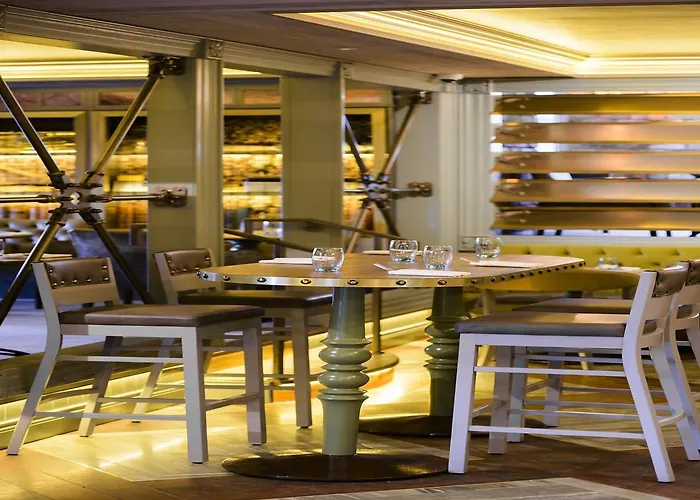 基拉尼杜郎霍尔酒店 酒店 4*