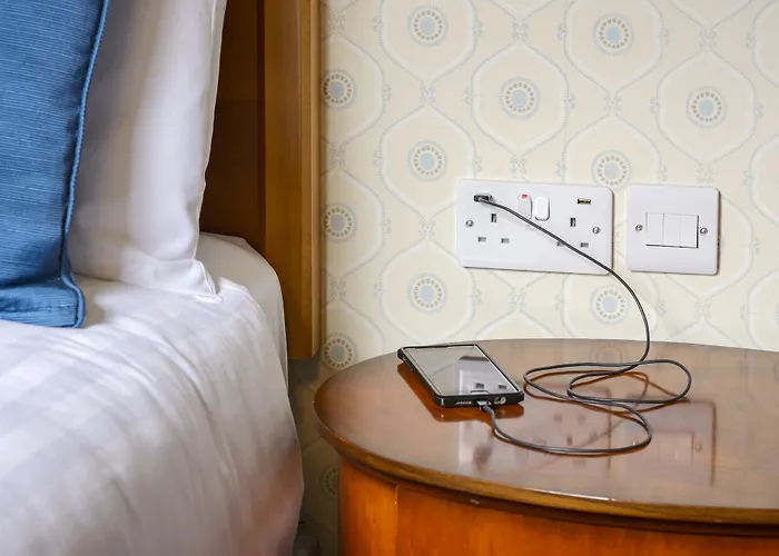 Dromhall Отель 4*