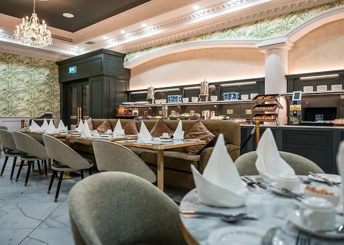 Dromhall Отель 4*