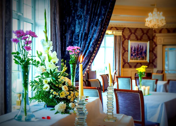 Отель Dromhall 4*